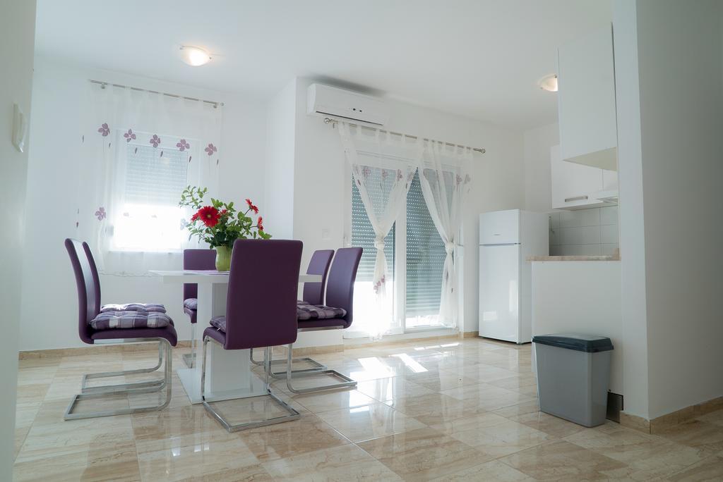 Apartmani Ruzica Makarska Ngoại thất bức ảnh