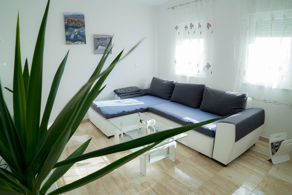 Apartmani Ruzica Makarska Ngoại thất bức ảnh