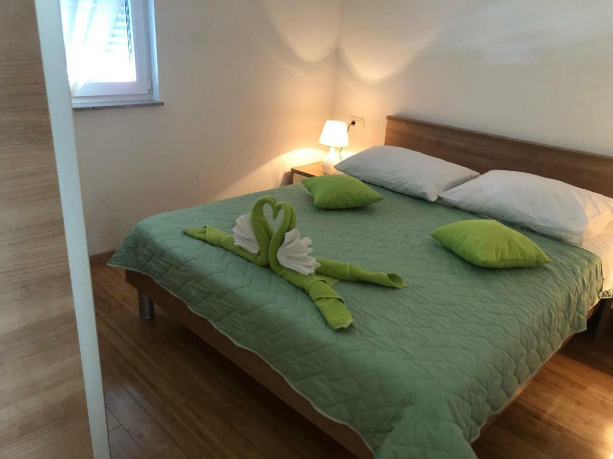 Apartmani Ruzica Makarska Ngoại thất bức ảnh